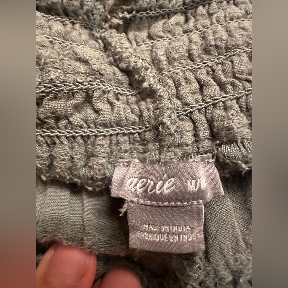 Aerie textured flowy cropped pants